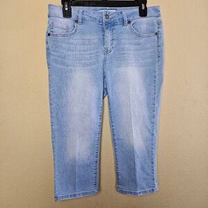 Artisan NY Light Wash Capri Pants